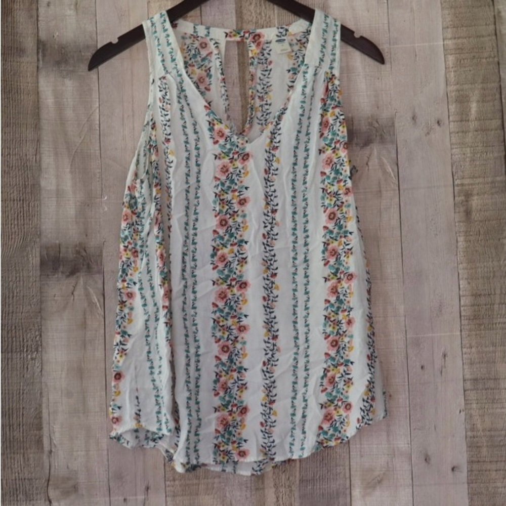 Old Navy tank top flowers medium